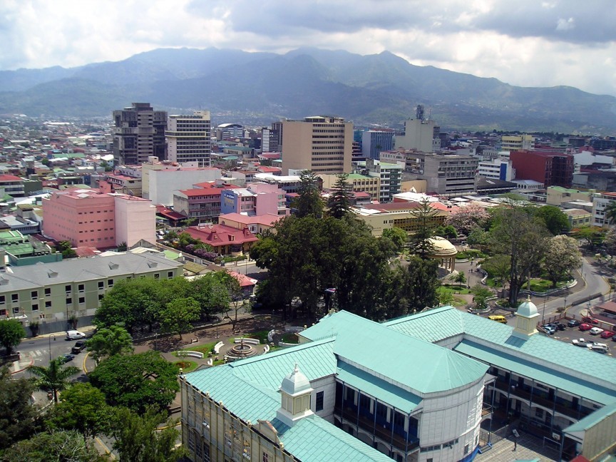 Người dân thủ đô San Jose, Costa Rica hầu hết đều hoạt động kinh doanh dựa trên cờ bạc. Có hơn 30 sòng bạc lớn bé hợp pháp nằm trong thành phố thu hút hàng triệu lượt người tham gia mỗi năm và đem lại nguồn lợi nhuận khổng lồ cho thành phố.